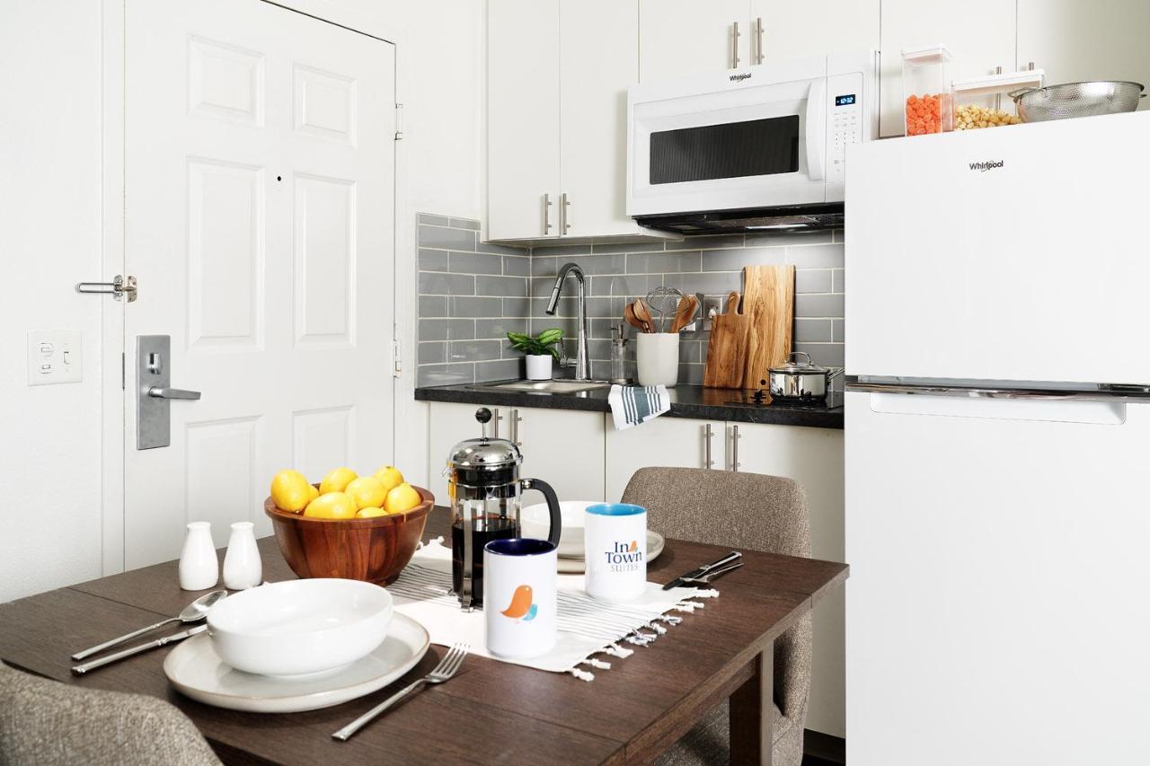 Intown Suites Extended Stay St. Louis Mo - St. Charles Saint Charles Eksteriør billede